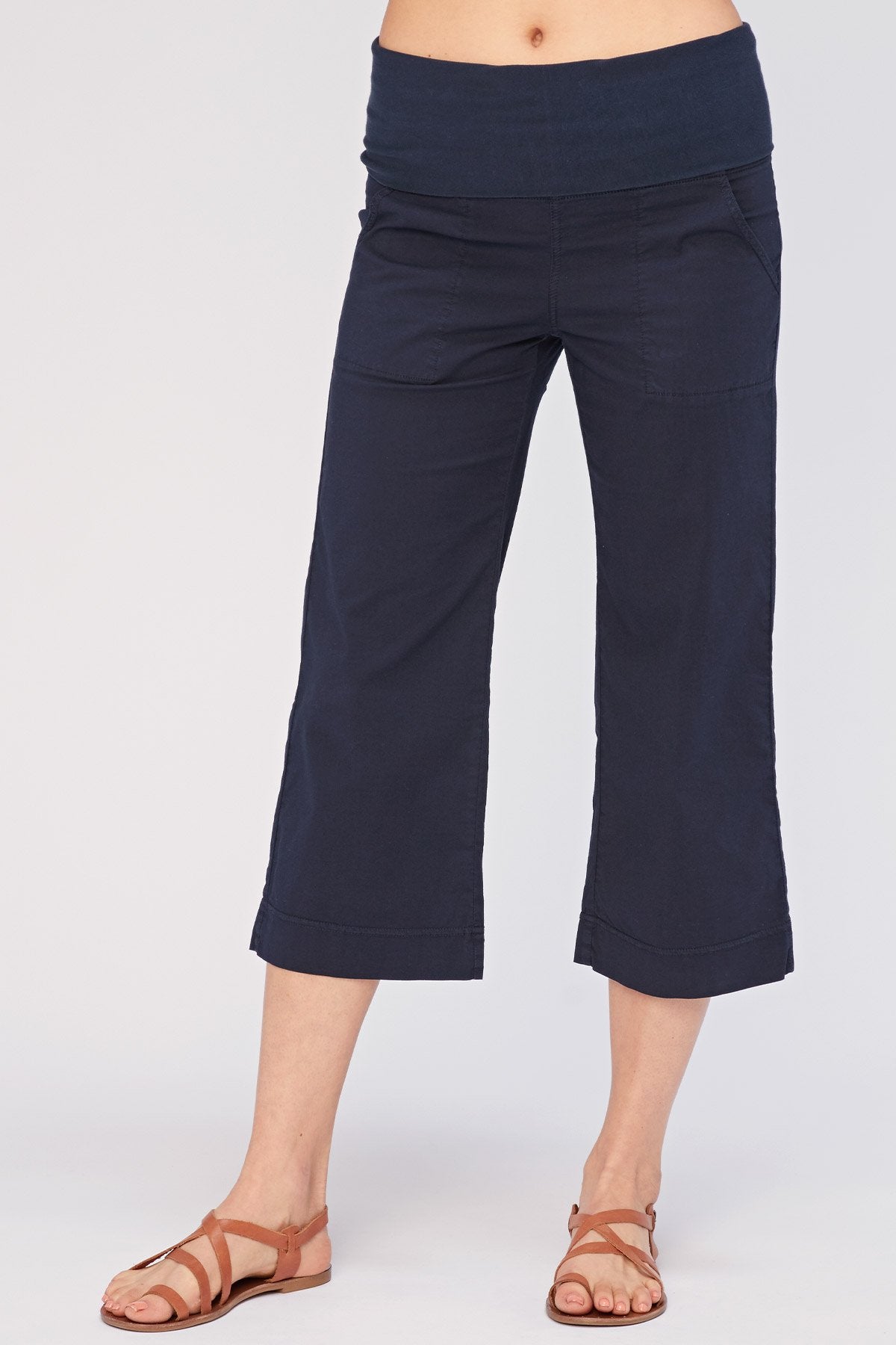 Wearables 4-Pocket Fold Over Crop 