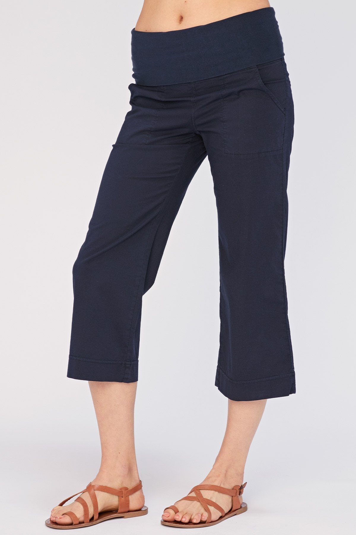 Wearables 4-Pocket Fold Over Crop 