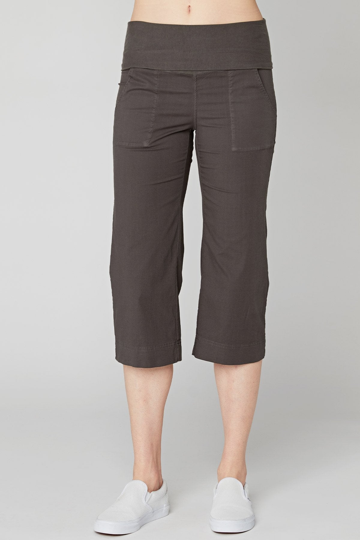 Wearables 4-Pocket Fold Over Crop 